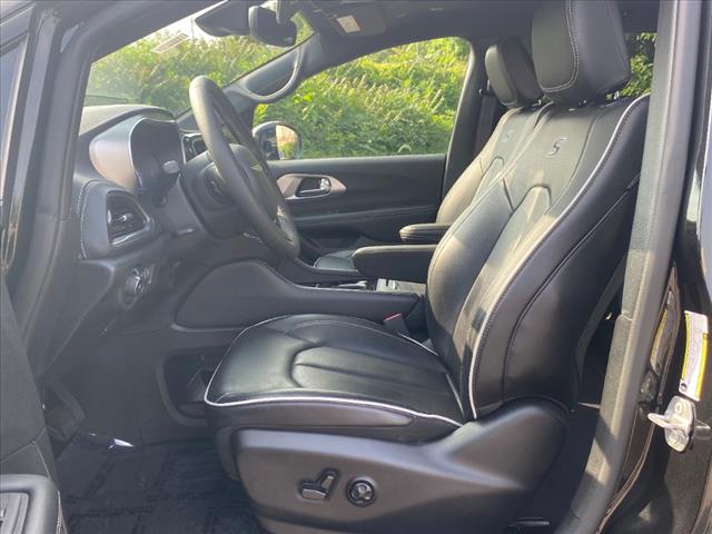 2023 Chrysler Pacifica Plug-In Hybrid Hybrid Limited