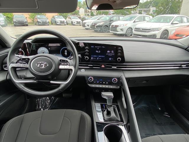 2021 Hyundai ELANTRA SEL