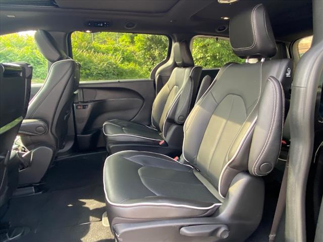 2023 Chrysler Pacifica Plug-In Hybrid Hybrid Limited
