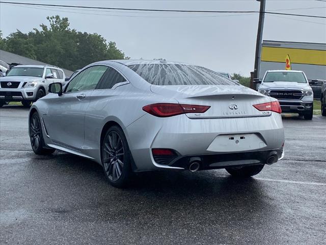 2017 INFINITI Q60 Red Sport 400
