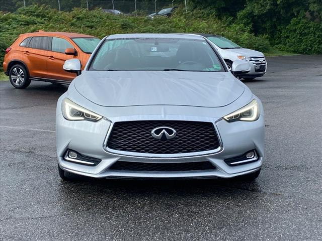 2017 INFINITI Q60 Red Sport 400
