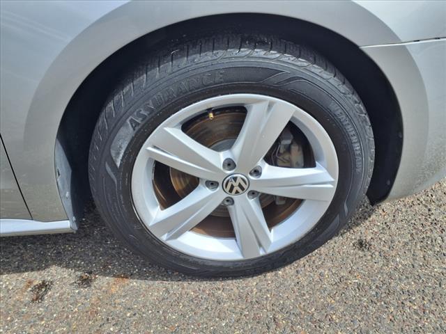 2012 Volkswagen Passat SE PZEV