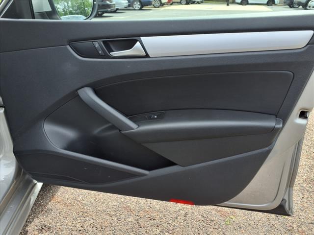 2012 Volkswagen Passat SE PZEV
