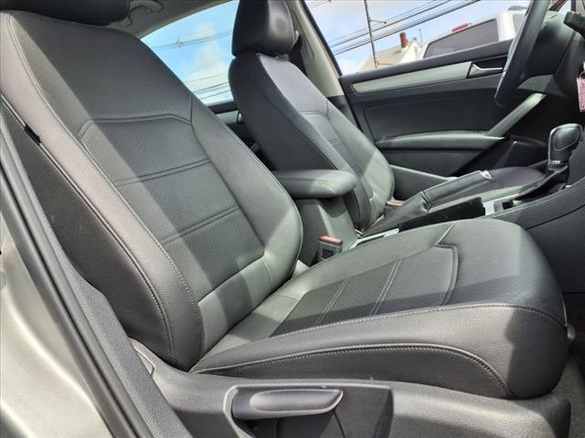 2012 Volkswagen Passat SE PZEV