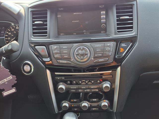 2017 Nissan Pathfinder SV
