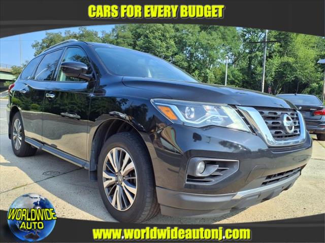 2017 Nissan Pathfinder SV