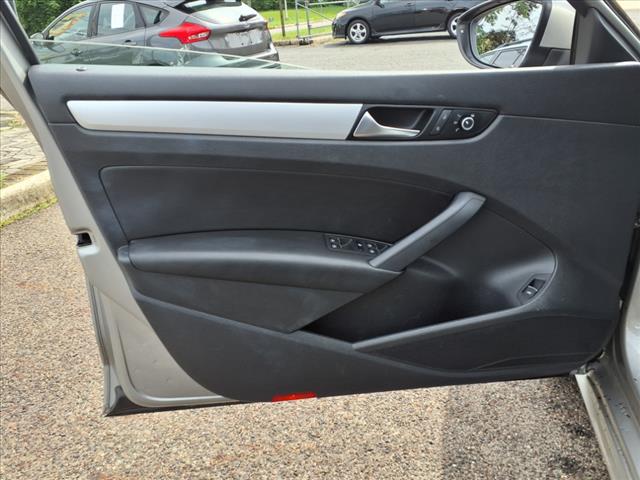 2012 Volkswagen Passat SE PZEV
