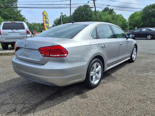 2012 Volkswagen Passat SE PZEV