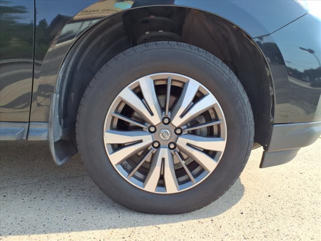 2017 Nissan Pathfinder SV
