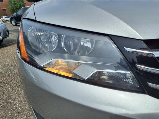 2012 Volkswagen Passat SE PZEV