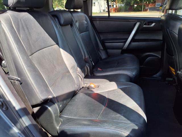 2013 Toyota Highlander SE