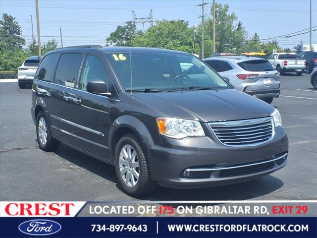 2016 Chrysler Town and Country Touring