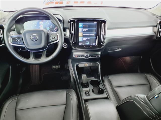 2022 Volvo XC40 Momentum