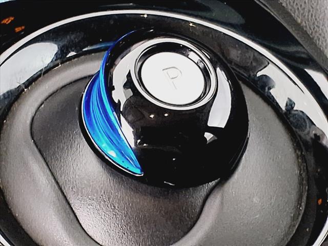 2022 Nissan LEAF SV