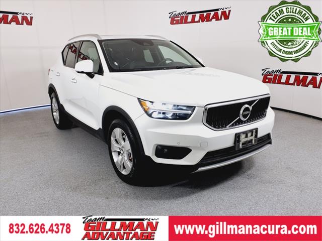 2022 Volvo XC40 Momentum
