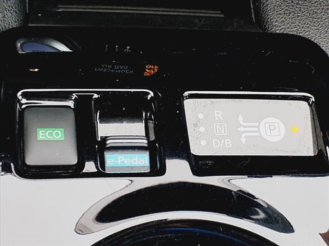 2022 Nissan LEAF SV