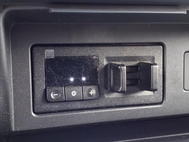 2023 Nissan Titan SV