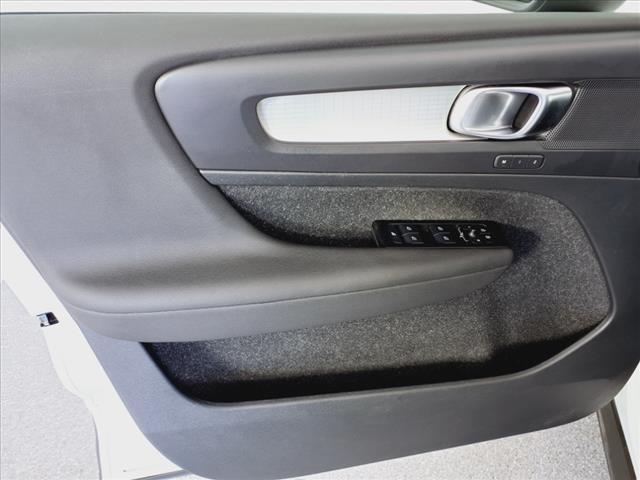 2022 Volvo XC40 Momentum