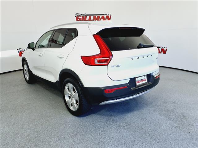 2022 Volvo XC40 Momentum