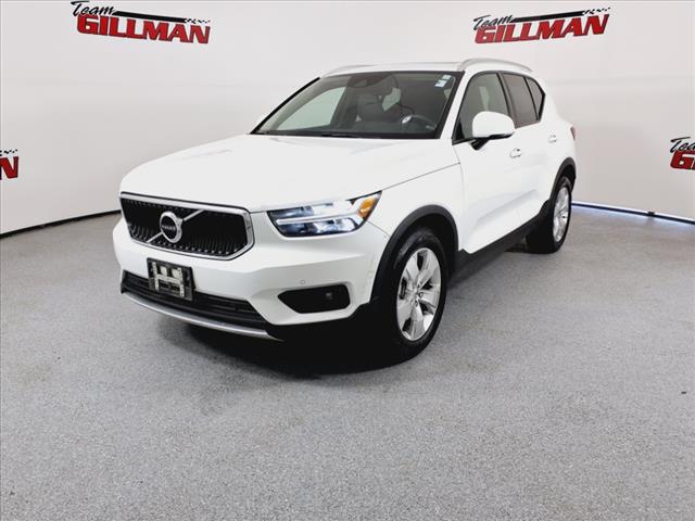 2022 Volvo XC40 Momentum