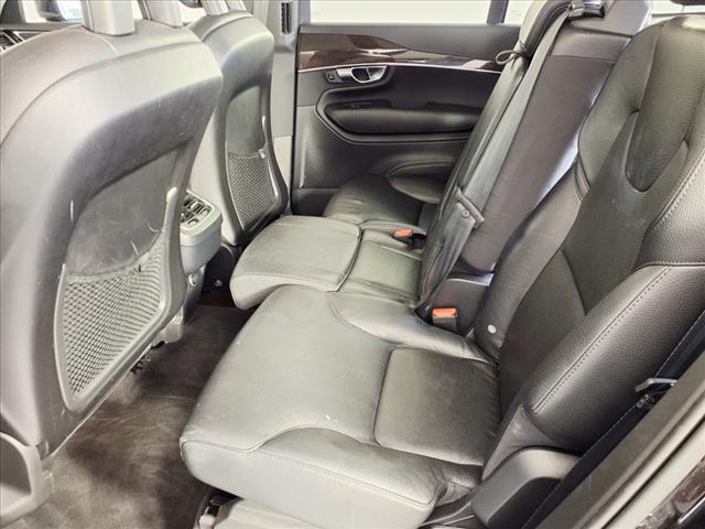 2016 Volvo XC90 T6 Momentum