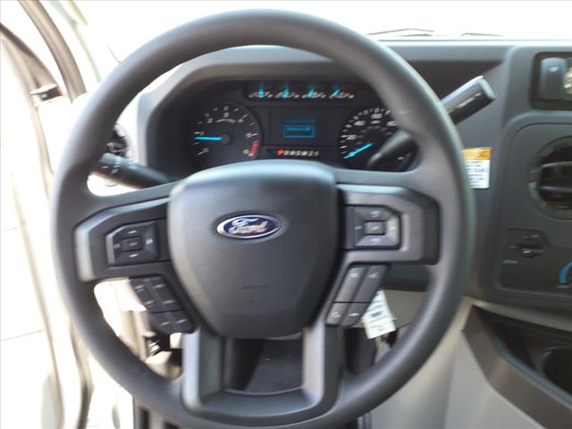 2025 Ford E-Series E-450 SD