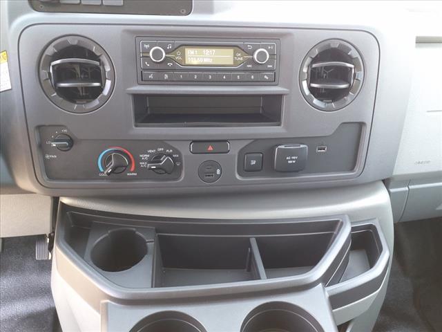 2025 Ford E-Series E-450 SD
