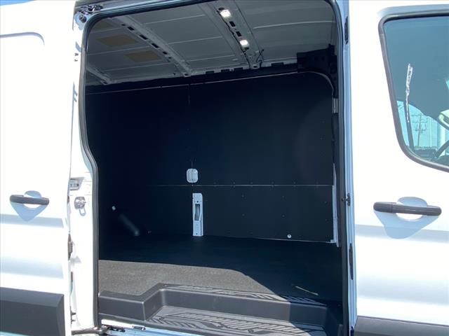 2025 Ford Transit 148 WB Medium Roof Cargo