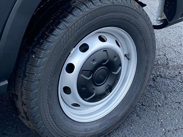 2025 Ford Transit 148 WB Medium Roof Cargo