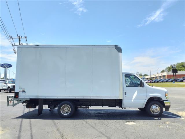 2025 Ford E-Series E-450 SD