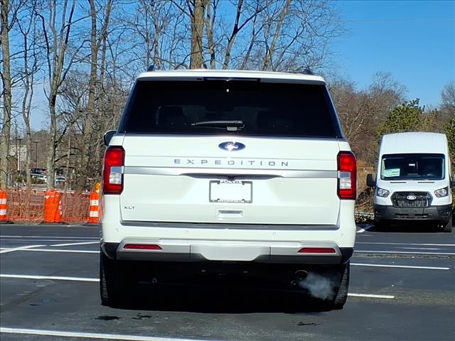 new 2024 Ford Expedition car, priced at $73,105