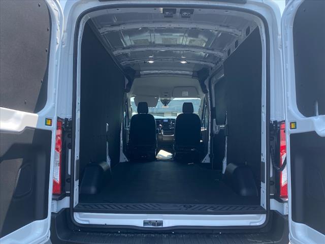 2025 Ford Transit 148 WB Medium Roof Cargo
