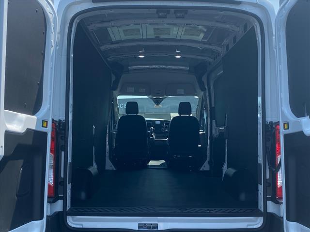 2025 Ford Transit 148 WB Medium Roof Cargo