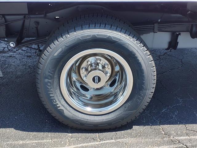 2025 Ford E-Series E-450 SD