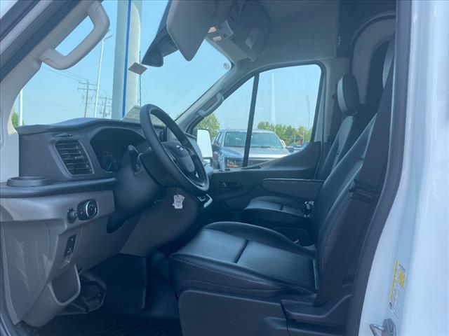 2025 Ford Transit 148 WB Medium Roof Cargo