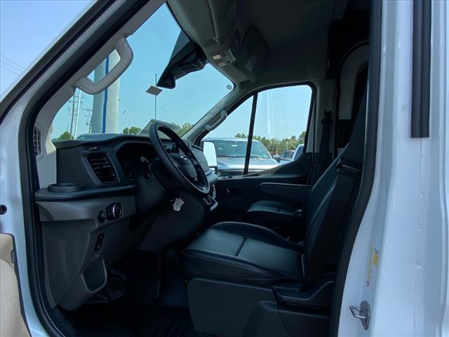 2025 Ford Transit 148 WB Medium Roof Cargo