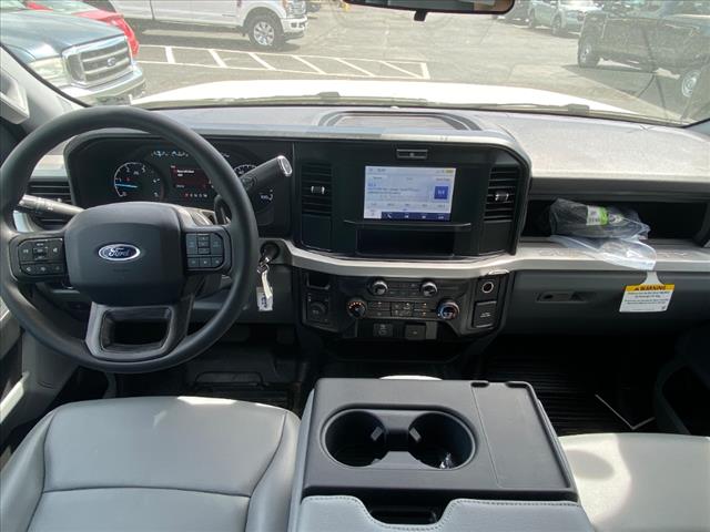2025 Ford F-550 Chassis Cab 