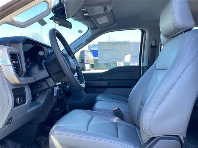 2025 Ford F-550 Chassis Cab 