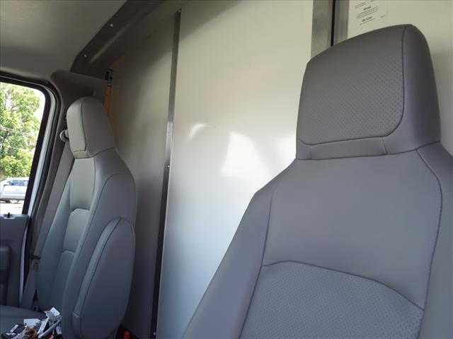 2025 Ford E-Series E-450 SD