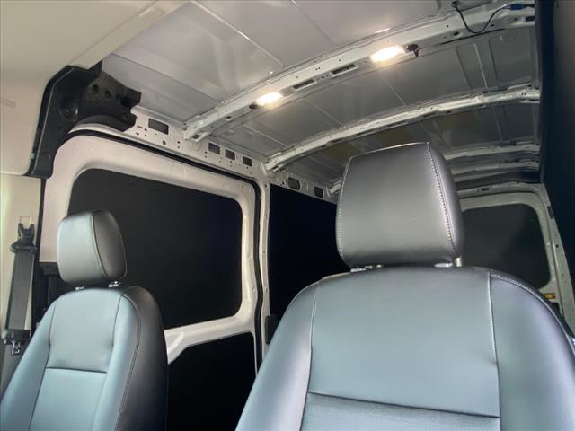 2025 Ford Transit 148 WB Medium Roof Cargo