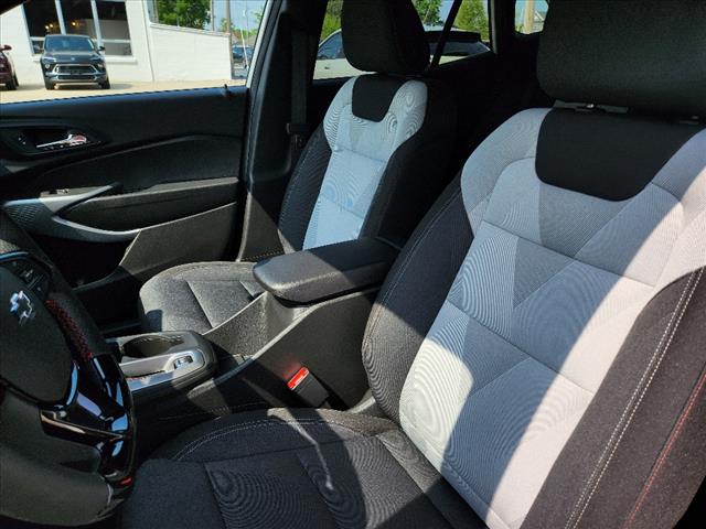 2025 Chevrolet Trax RS