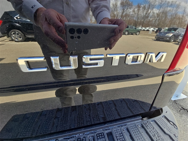 2025 Chevrolet Silverado 1500 Custom