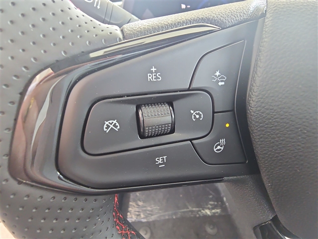 2025 Chevrolet Trax RS