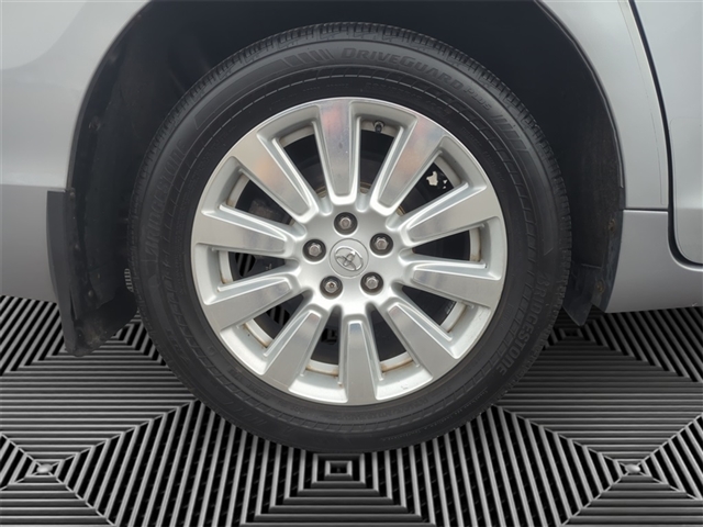 2017 Toyota Sienna XLE 7-Passenger