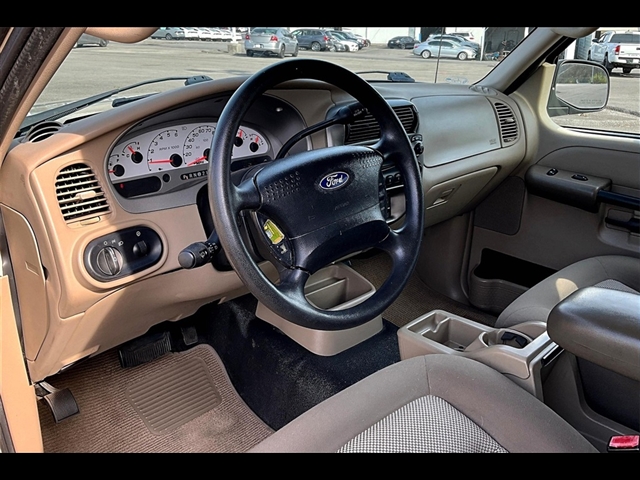 2005 Ford Explorer Sport Trac XLS