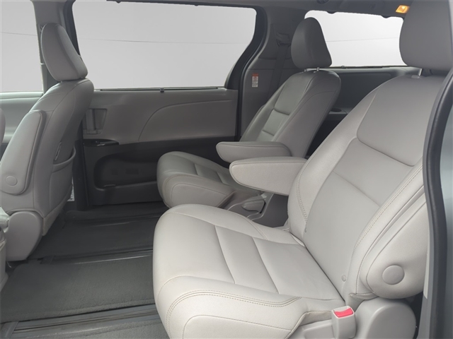 2017 Toyota Sienna XLE 7-Passenger