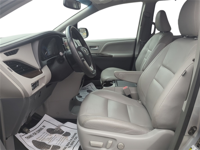 2017 Toyota Sienna XLE 7-Passenger
