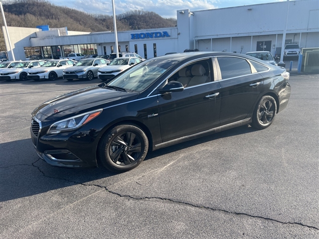 2017 Hyundai SONATA Hybrid SE
