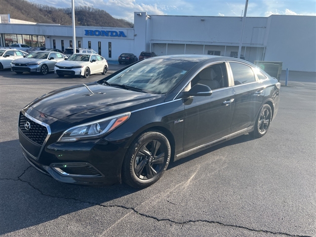2017 Hyundai SONATA Hybrid SE