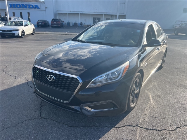 2017 Hyundai SONATA Hybrid SE